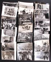 cca 1940-1970 33db fotó Tiszavölgyi József hagyatékából: különös életképek. Többségük pecséttel jelzett, néhány feliratozott, datált, levlap méretben