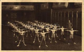 Budapesti V. Kegyesrendi Gimnázium, tornaóra (EB)