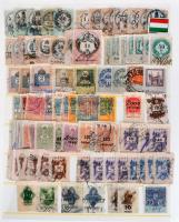 575 db régi okmánybélyeg érdekességekkel, 12 db berakólapon