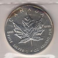 Kanada 1989. 5$ Ag "II. Erzsébet / Juharlevél" (1oz/0.999) laminált fóliában T:BU Canada 1989. 5 Dollars Ag "Elizabeth II / Maple Leaf" (1oz/0.999) in laminated foil C:BU