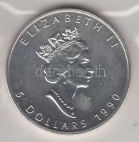 Kanada 1990. 5$ Ag "II. Erzsébet / Juharlevél" (1oz/0.999) laminált fóliában T:BU Canada 1990. 5 Dollars Ag "Elizabeth II / Maple Leaf" (1oz/0.999) in laminated foil C:BU