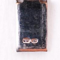 Női ezüst karkötő (Ag.) csiszolt gránáttal, jelzett, biztosító lánccal, h:21 cm, bruttó: 16,7 g