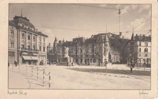 Ljubljana R. Susnik's pharmacy, Café Preseren