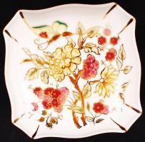 Zsolnay pillangó mintás dobozka, kézzel festett, jelzett, hibátlan, 10×10 cm, m:6 cm