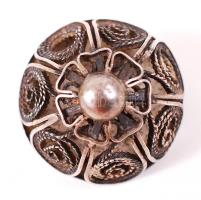 cca 1890 Ezüst (Ag) filigrán pitykegomb /  Antique silver filigree button, 2x1,5cm, 4,8gr