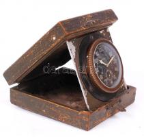 Cca 1940 német pilótaóra, másodperc mutatós, jelzés nélkül, nem működik, eredeti fatokjában