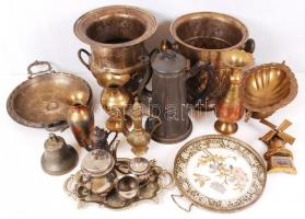 Antik és modern használati fém tárgyak, egy pár jelzett, összesen:17 db