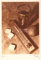 1933 Thöresz Dezső (1902-1963): 30 C° Árnyékban; vintage fotó, aláírva, pecsételve, feliratozva; kép 11x16 cm, hordozó karton 31x23 cm