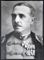 ccca 1880-1970 9 db fénykép; kitüntetéseket viselő katonákról és egy munkásőrről