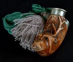 Faragott szarvas mintás pipafej, fa-fém, h:9 cm