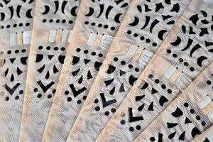 Cca 1940 áttört műanyag legyező, 27×15 cm