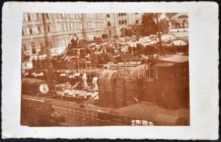 cca 1915 Puntisella (Pula), a k.u.k. kikötőparancsnokság épülete, hadihajók, matrózok, fotólap /  Puntisella (Pula) k.u.k. naval station, mariners, ships, photo card