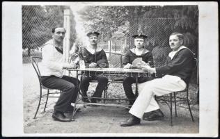 1916 Az SMS Szent István k.u.k. hadihajó matrózai Pulában, kártyázás közben, fotólap, hátoldalán felirattal /  Mariners of the SMS Szent István Tegetthoff-class dreadnought of the Austro-Hungarian Navy, playing cards in Pula, photo card