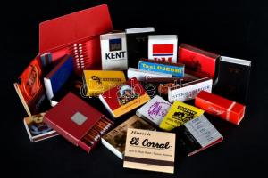 Cca 1970-1990 Usa, 25 db modern gyufásdoboz, több teli gyufával