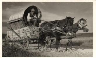 Csíkmadaras deszkás kóboros szekér / board cart, folklore