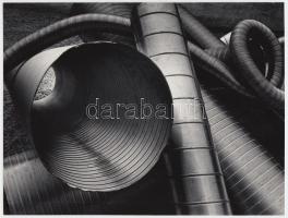 cca 1970-1980 Gebhardt György (1910-1993): Cső kompozíció; vintage fotó, jelzetlen, a szerző hagyatékából; 18x24 cm