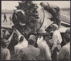 cca 1930 Jermy László: Repülőgép motor; vintage fotó, jelzetlen, a szerző hagyatékából; 16x18 cm