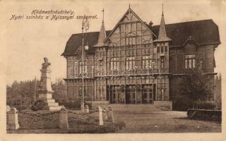 Hódmezővásárhely nyári színház, Nyizsnyai szobor