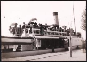 1927 Sétahajó Siófokon, 12×17 cm