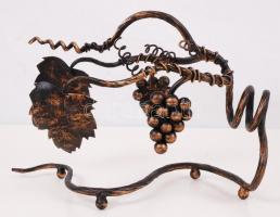 Futó István (1970-): Antikolt szölőfürtös bortartó, kovácsolt vas, jelzett, hibátlan, 29×12 cm, m:19...