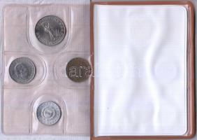 1980. 2f-10Ft 9klf "Magyar Népköztársaság" forgalmi érméi világosbarna műbőrtokban T:1