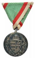1929. Magyar Háborús Emlékérem kardokkal, sisakkal "Pro Deo et Patria" ezüstözött kitüntet...