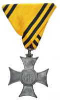 1913. "Mozgósítási Kereszt / 1912-1913-as Emlékkereszt" cink kitüntetés mellszalaggal T:2- Hungary 1913. "Mobilization Cross 1912-1913" zinc decoration with ribbon C:VF