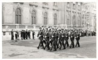 Budapest (?), díszőrjárat, photo