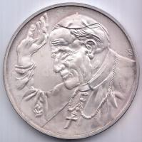 Kiss György (1943-) 1991. "II.János Pál pápa látogatása hazánkban" Ag emlékérem (31,107g/0.999/42,5mm) T:PP Dísztokban