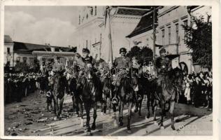 Marosvásárhely bevonulás / entry of the Hungarian troops Vissza So.Stpl (gluemark)