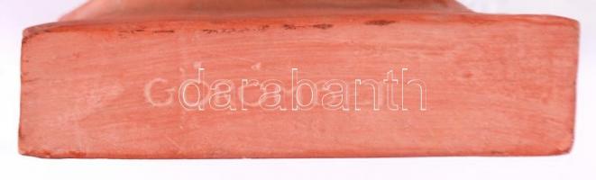 Görömbei jelzéssel: Figyelő. terrakotta, jelzett, hibátlan, piszkos, m:19 cm, h:19 cm