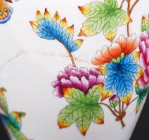 Restaurátor tétel, Zsolnay eozin és virág mintás váza, Herendi Viktória mintás ragasztott váza, m:23...