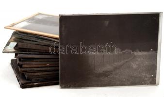 cca 1950 22db, részben színezett üvegdia, művészettörténeti, ill. történelmi tansegédlet, 8x8cm