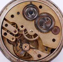 cca 1900 Ezüst (Ag) tokos, duplafedeles zsebóra porcelán számlappal, másodpercmutatóval, működik, de...