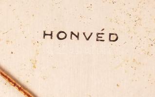 Honvéd mechanikus zsebóra, fém számlappal, másodpercmutatóval, működik, de javításra szorul (a másod...