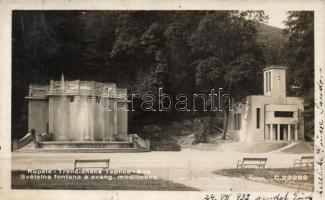 Trencsénteplic-fürdő, fountain