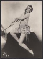cca 1930 Tóth Margit vintage fotója egy táncosnőről, 13x9cm