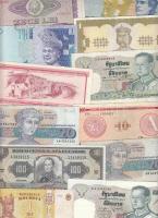 35db modern bankjegy T:vegyses 35pcs of mixed modern banknotes C:mixed