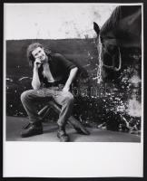 1987 Vivian Kellner: Holnap kopasz. Vintage fotó, hátoldalán jelzett, 30x24cm