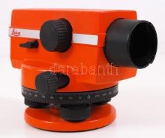 Leica Wild NA20 szintezőműszer eredeti dobozában (apró sérüléssel) /  Leica Wild NA20 automatic auto level with carrying case (with minor fault)