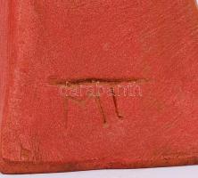 M.T. jelzéssel: Nonfiguratív figura. Festett agyag, 21 cm