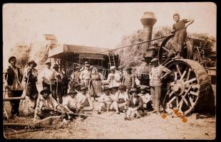 cca 1910 Gőztraktorok aratás fotólap