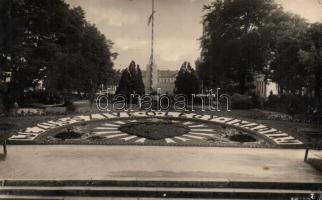 Kassa, park, "Jézus szíve ó légy imádva!" virágágyás / park, flower bed, photo