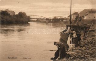 Károlyváros, Karlovac; port, washing women