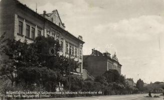 Hódmezővásárhely Szent Domonkos rendi nővérek tanintézete és Római katolikus leánynevelő intézet