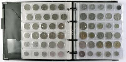 Albumba rendezett átnézetlen hobbi fémpénz gyűjtemény T:vegyes