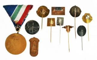 Kis vegyes kitűző és jelvény tétel jobb darabbal T:vegyes