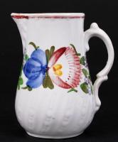 Villeroy & Boch modern tányér és antik kiöntő, jelzett, kiöntő peremén sérült, d:19 cm, m:10 cm