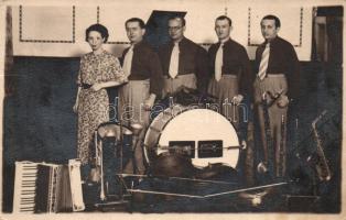 1936 Temesvár, a Lloyd Kávéház zenészei / café band photo