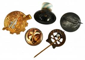 5db miniatűr jelvény, közte "Munkásőr", 1959. "Tanácsköztársasági Emlékérem" min...